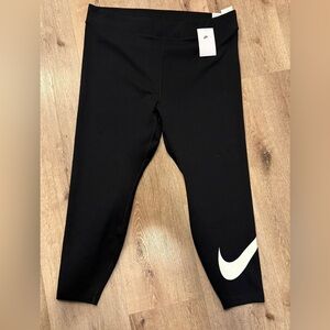 Nike Woman Black and White Leggings